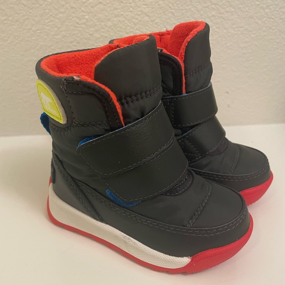 Sorel Whitney II boots kids